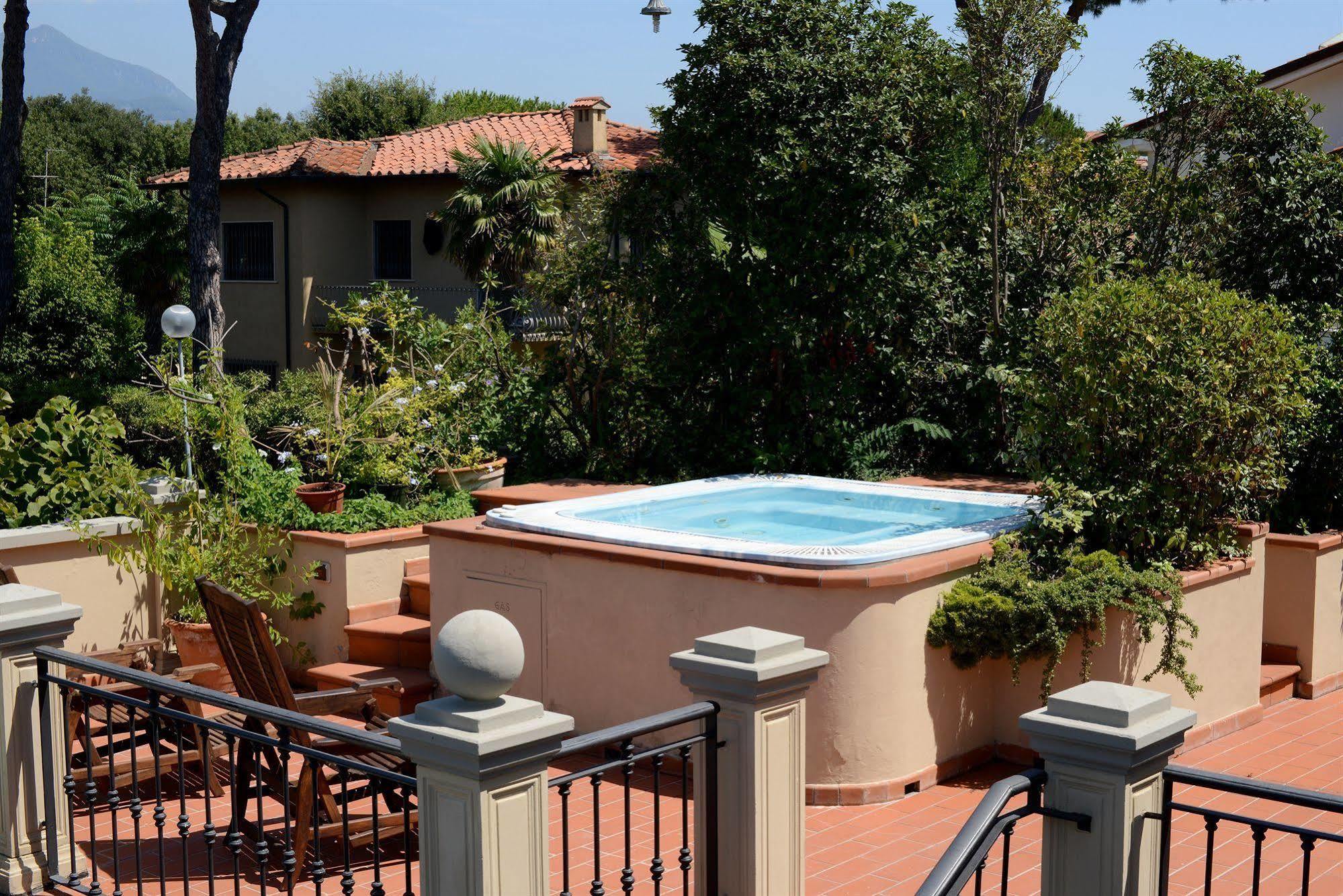 Hotel Goya Forte dei Marmi Exterior foto